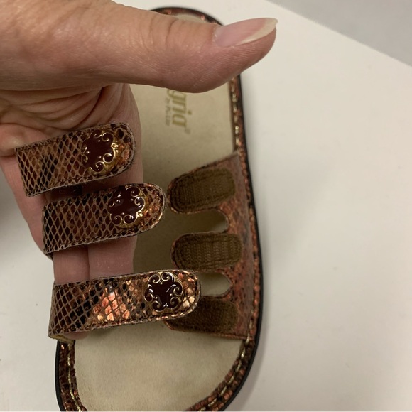 Alegria F10-742 Fiona Triple Strap Multi Colored Sandals  Sz 37 US-7, 7.5 NWOB - Picture 8 of 15